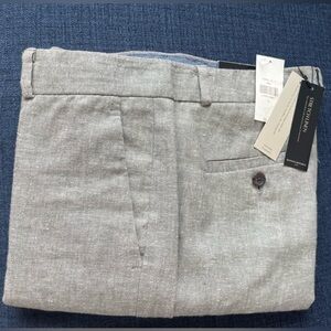Brand new linen/cotton blend pants. Woman Size 4. Ankle length. Avery style.